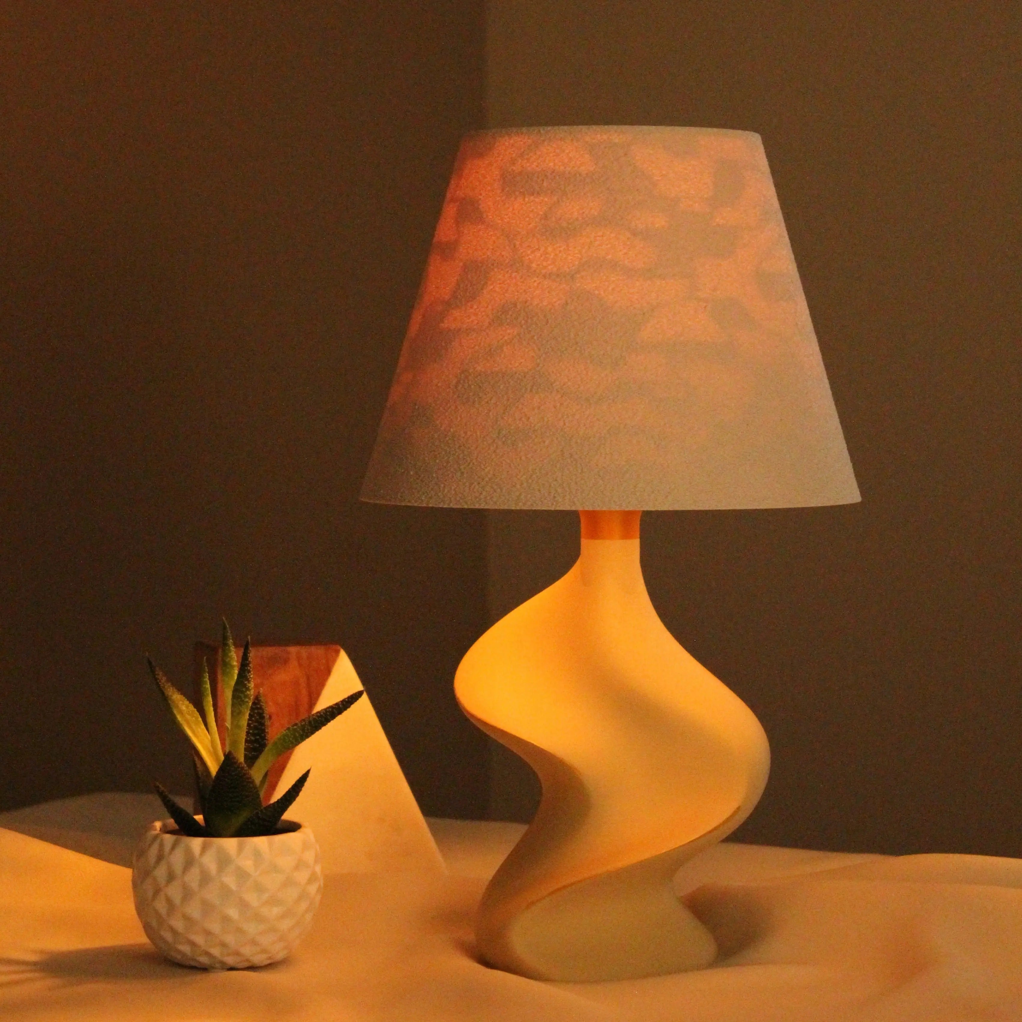 The Dune Artisan Table Lamp – Drift Collection | Eco-Friendly Biomaterial Sculptural Bedside Light