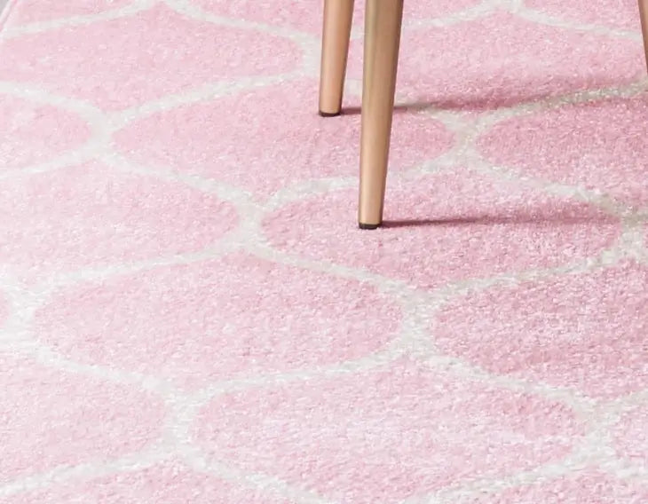 Geometric Rounded Trellis Frieze Rug (Round)