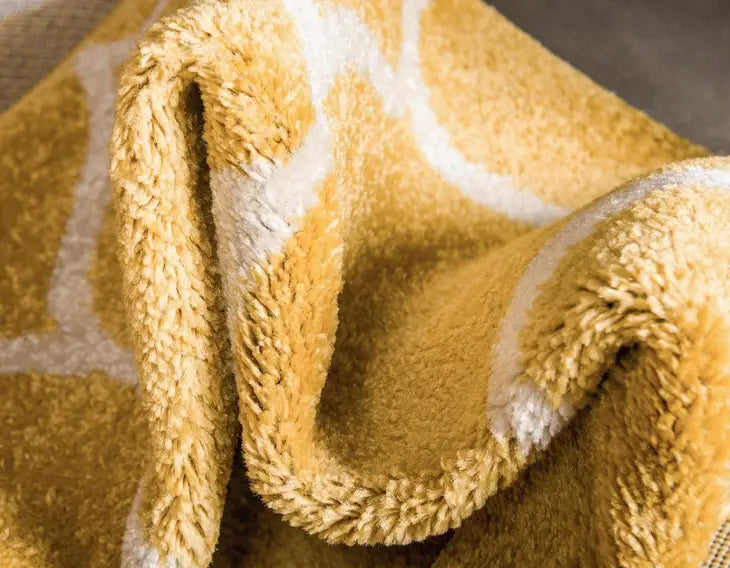 Geometric Rounded Trellis Frieze Rug (Round)