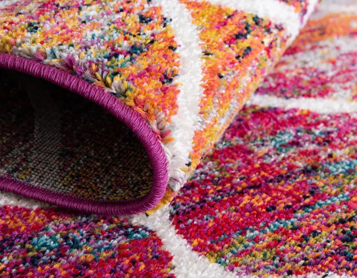 Geometric Rounded Trellis Frieze Rug (Round)