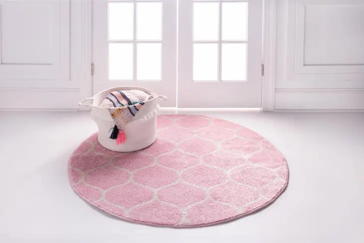 Geometric Rounded Trellis Frieze Rug (Round)