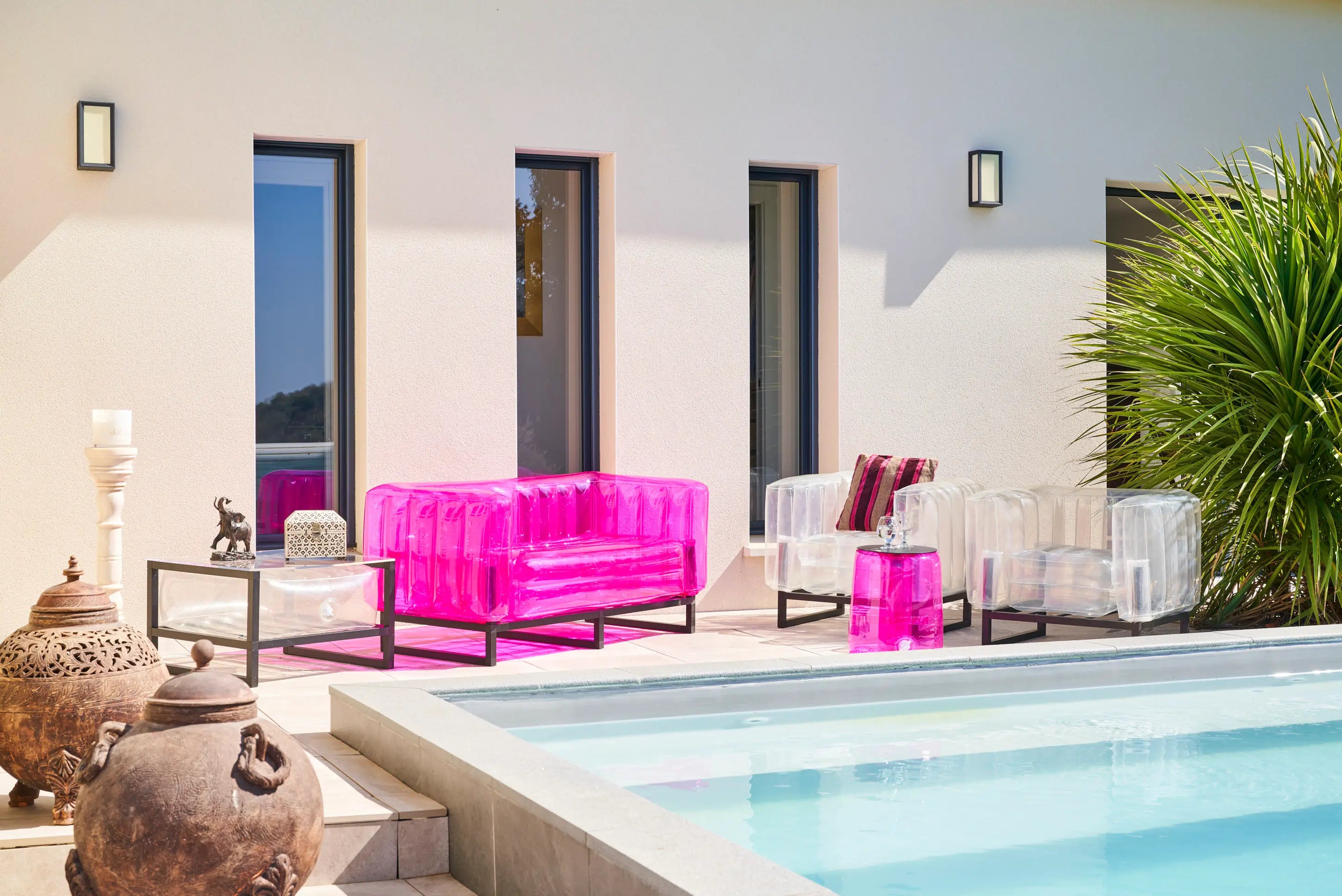 Design armchair in aluminum and transparent TPU