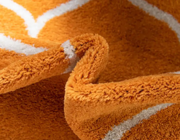 Geometric Rounded Trellis Frieze Rug (Round)