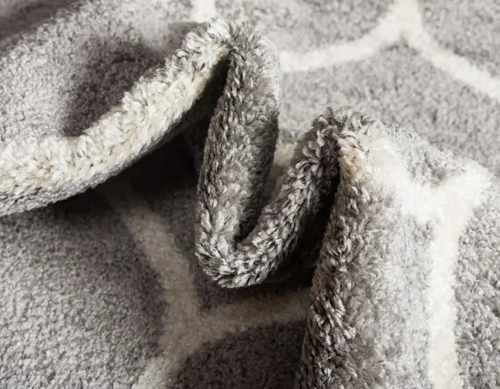 Geometric Rounded Trellis Frieze Rug (Round)