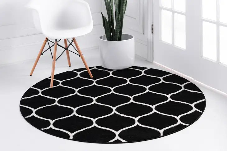 Geometric Rounded Trellis Frieze Rug (Round)