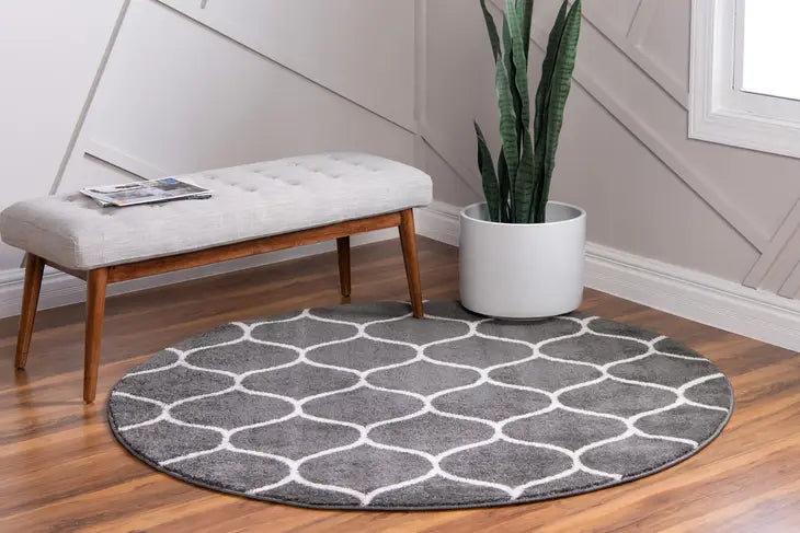 Geometric Rounded Trellis Frieze Rug (Round)