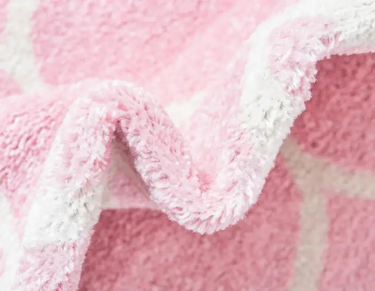 Geometric Rounded Trellis Frieze Rug (Round)