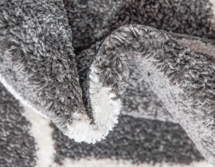 Geometric Rounded Trellis Frieze Rug (Round)