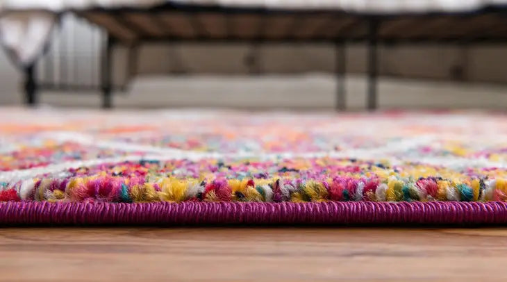 Geometric Rounded Trellis Frieze Rug (Round)