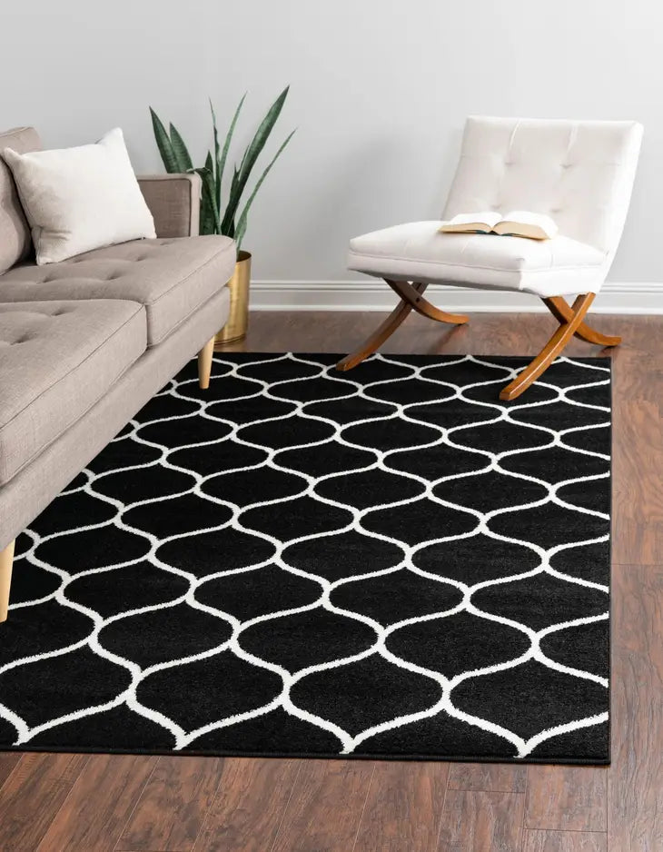 Geometric Rounded Trellis Frieze Rug (Large Rectangular)